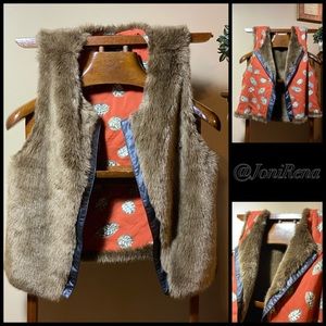 HOT🔥HOT 🔥HOT Faux Fur/Leather Trim Feather Vest!